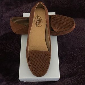 Casual flat brown shoes